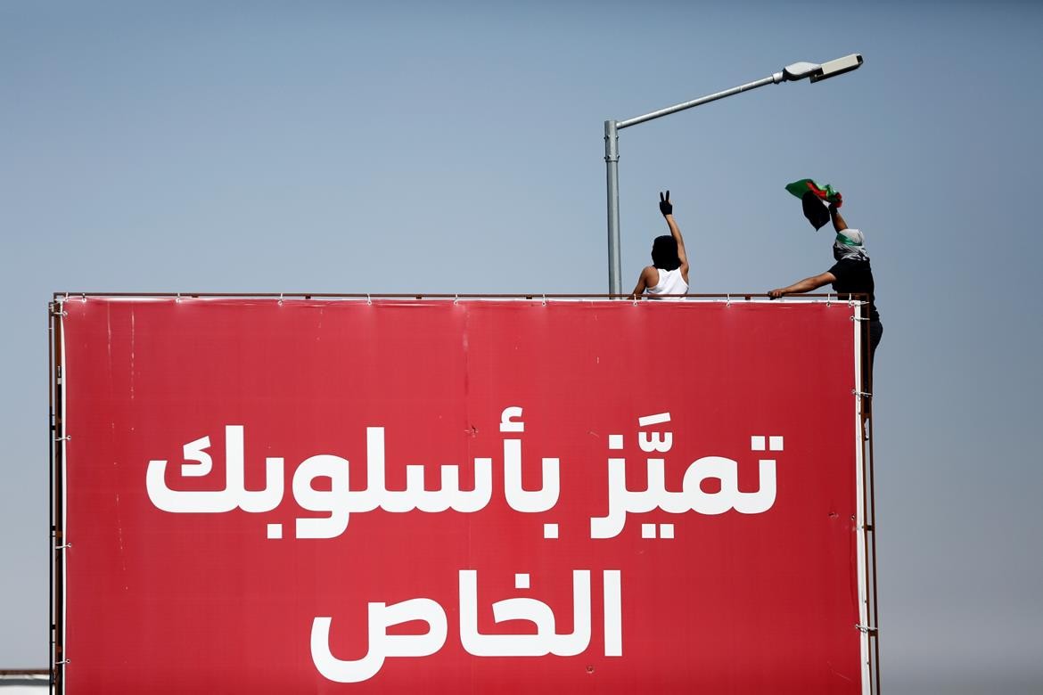 مواجهات بين الشبان وجيش الاحتلال على المدخل الشمالي لمدينة البيرة