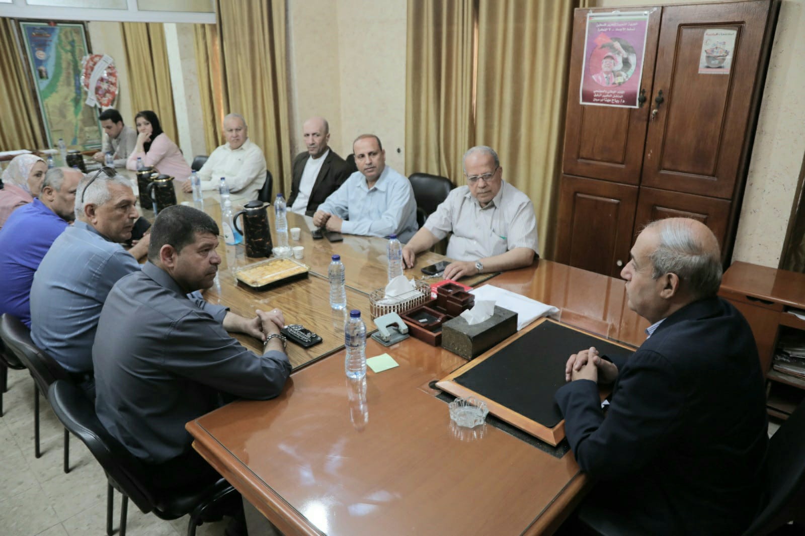 وفد التجمع الفلسطيني للوطن و الشتات يهنئ الجبهة الشعبية بنجاح أعمال المؤتمر الثامن  2.jpg