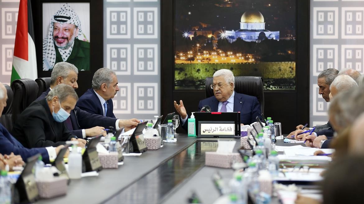 رئيس دولة فلسطين محمود عباس يترأس اجتماع مجلس الوزراء 5.jpg