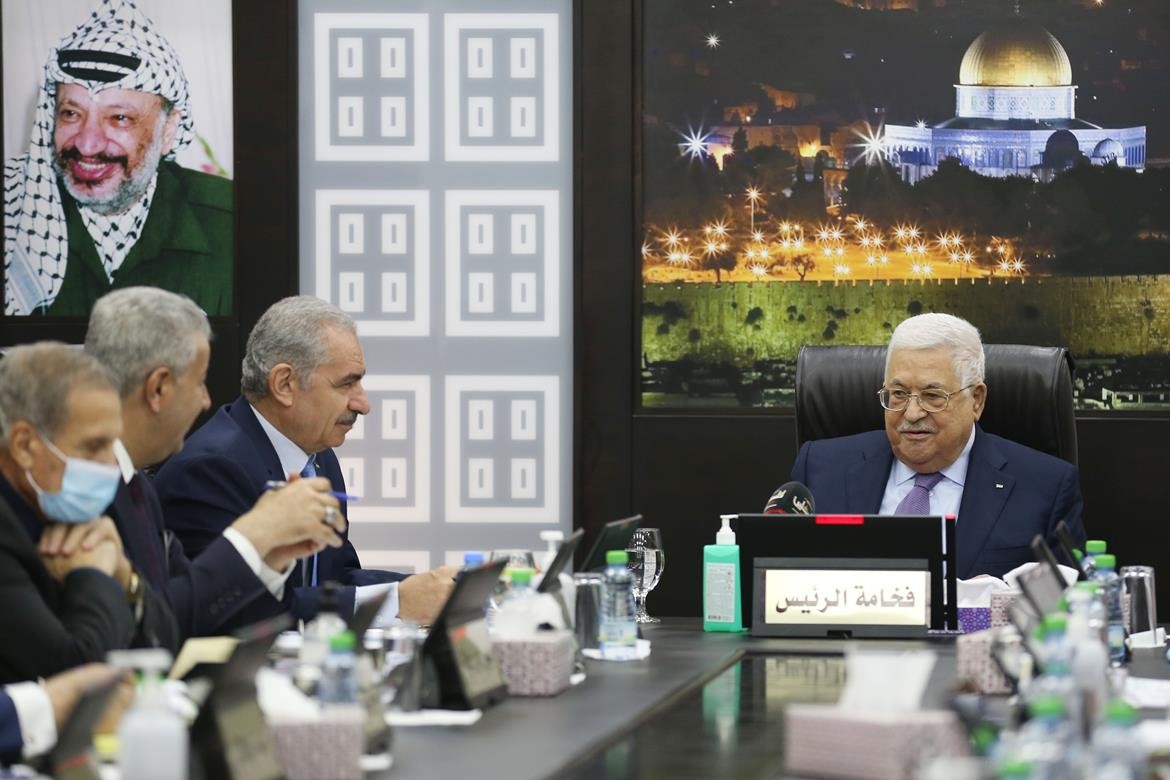 رئيس دولة فلسطين محمود عباس يترأس اجتماع مجلس الوزراء 4.jpg