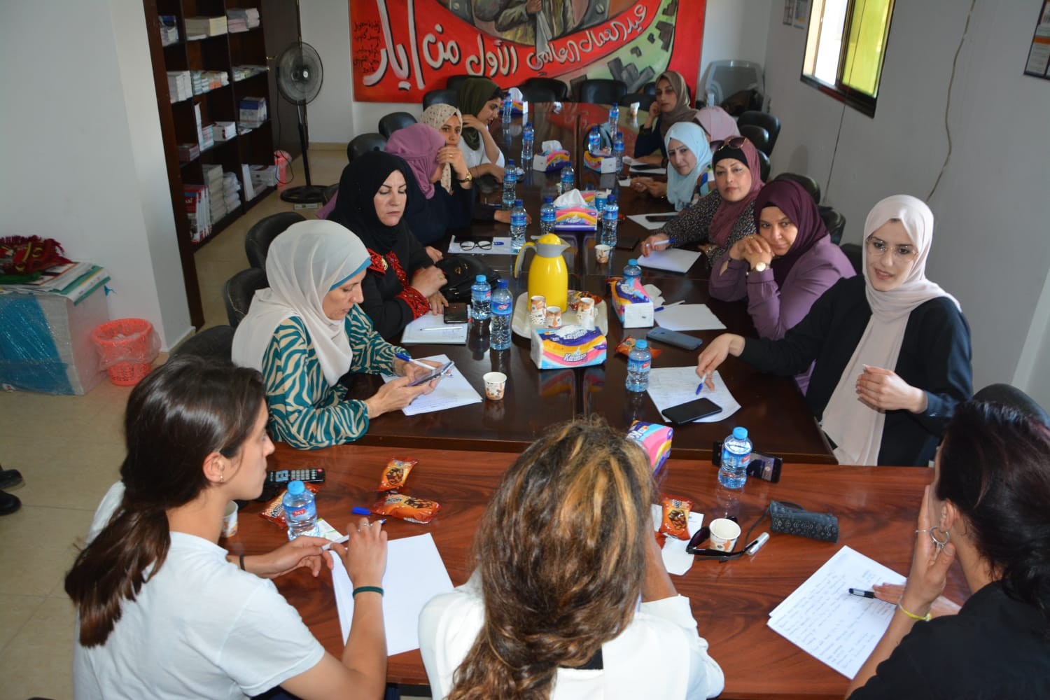 اختتام أعمال مؤتمر المرأة  بين غزة وإيطاليا في قطاع غزة بمشاركة الوفد الإيطالي النسوي 1.jpg