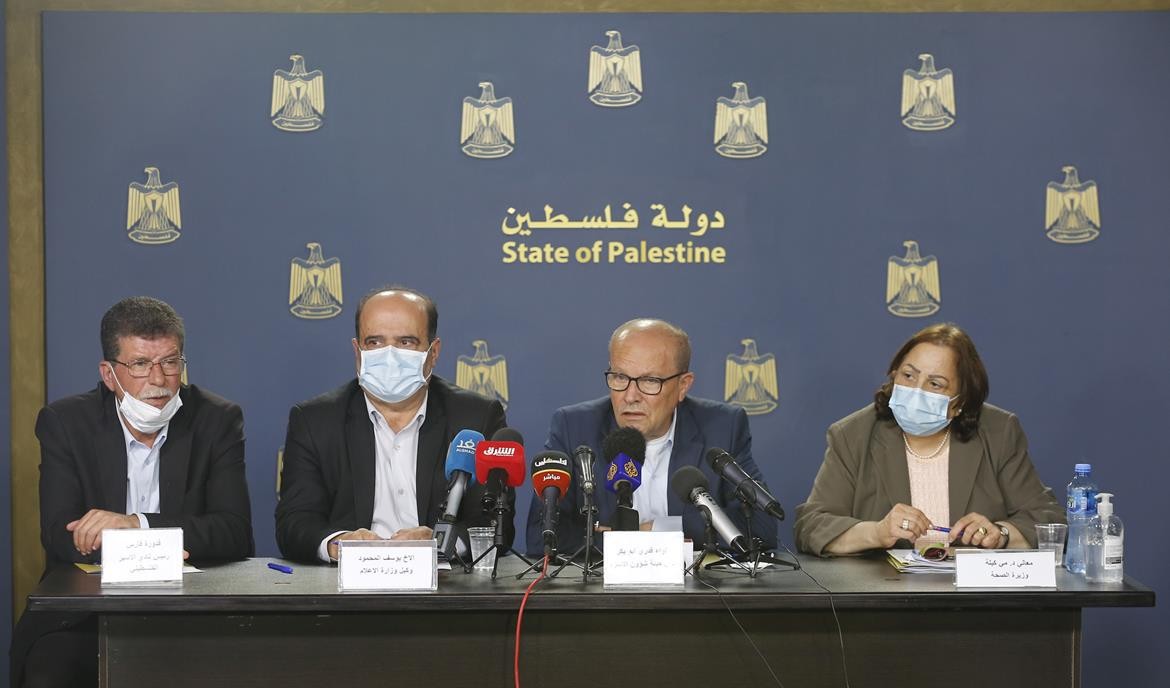 مؤتمر صحفي في وزارة الإعلام حول الأسرى المرضى والمضربين عن الطعام في سجون الإحتلال الاسرائيلي.jpg