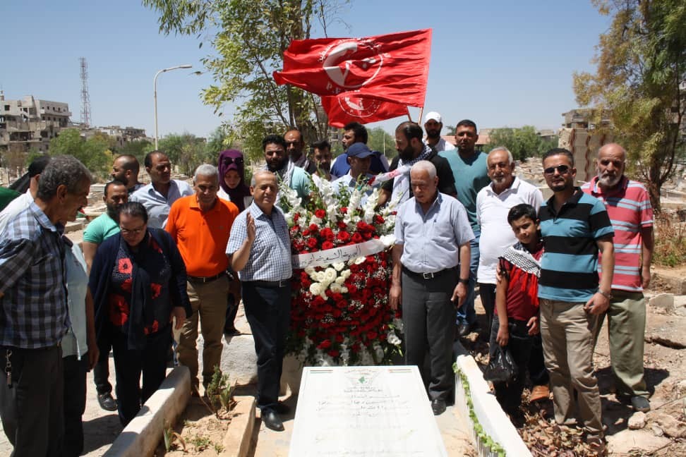 وفد قيادي من الشعبية يتقدمه نائب الأمين العام يزور مخيم اليرموك  43.jpg