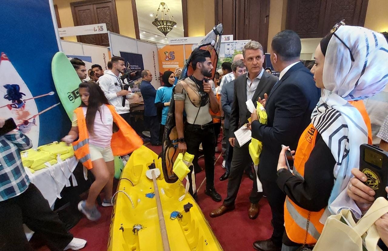 الاتحاد الفلسطيني للشراع والتجديف يشارك في معرض حملة 15 من نجوم غزة للتوعية وبناء التضامن الدولي مع القطاع المحاصر 4.jpg