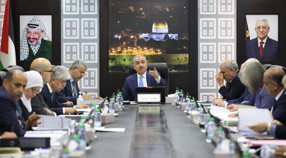 رئيس الوزراء محمد اشتية يترأس اجتماع مجلس الوزراء في جلسته رقم (161) 1.jpg