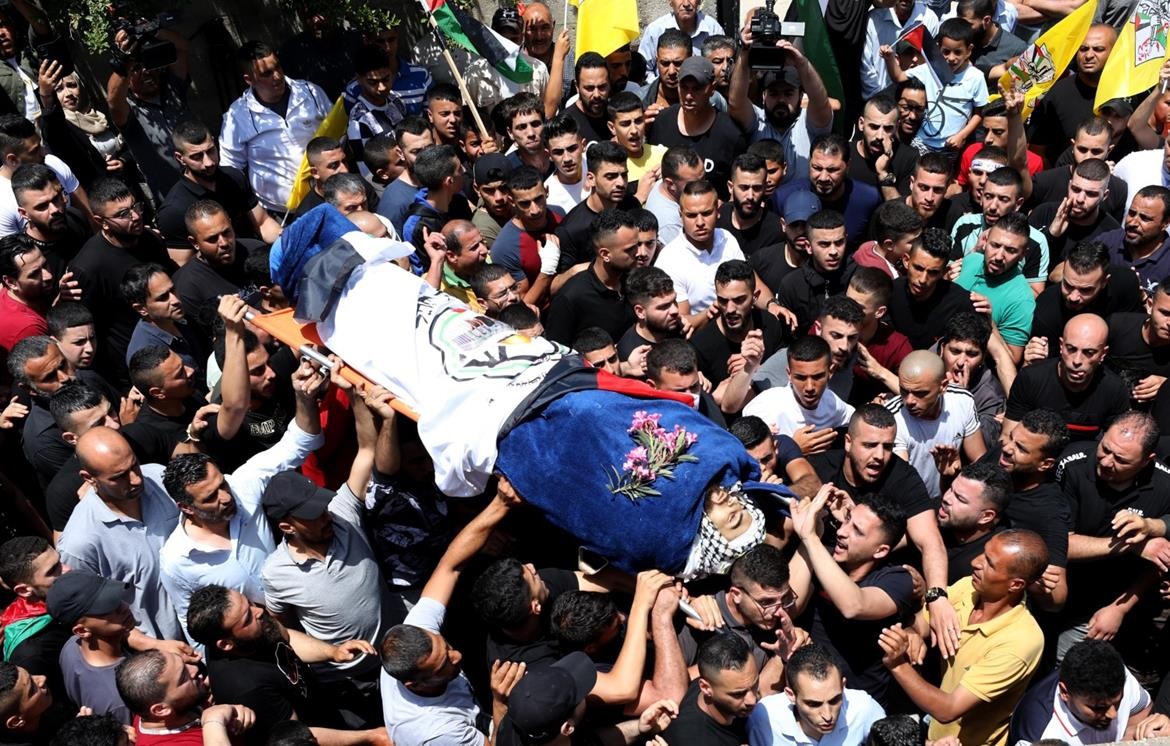 تشييع جثمان الشهيد بلال كبها (24 عاماً) لمثواه الاخير في بلدة يعبد قرب جنين 7.jpg