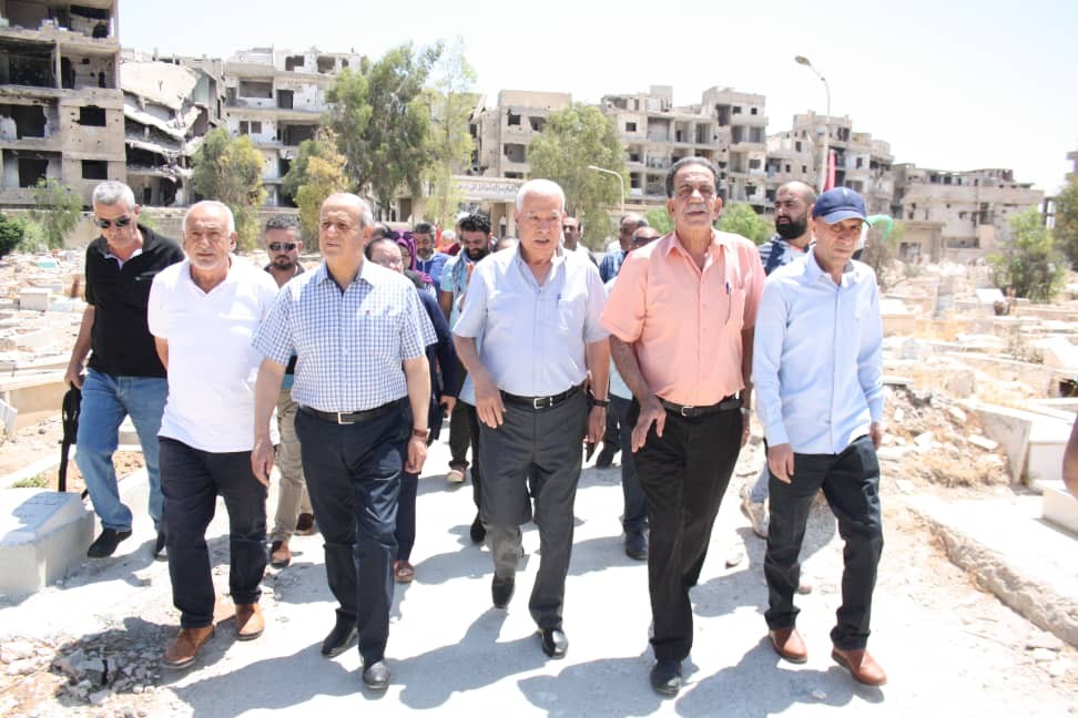 وفد قيادي من الشعبية يتقدمه نائب الأمين العام يزور مخيم اليرموك  5.jpg