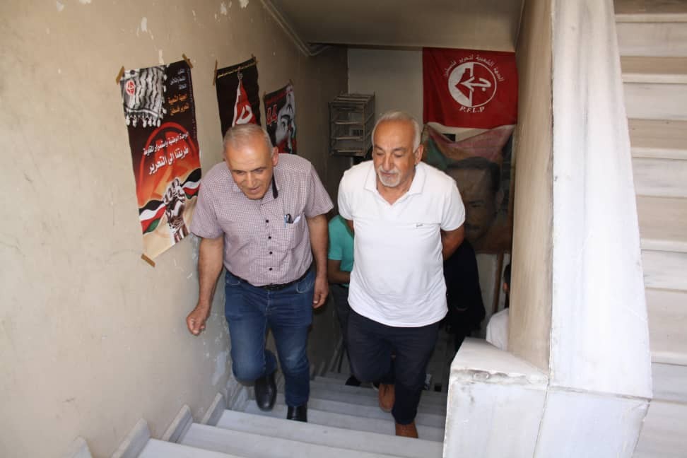وفد قيادي من الشعبية يتقدمه نائب الأمين العام يزور مخيم اليرموك  111.jpg