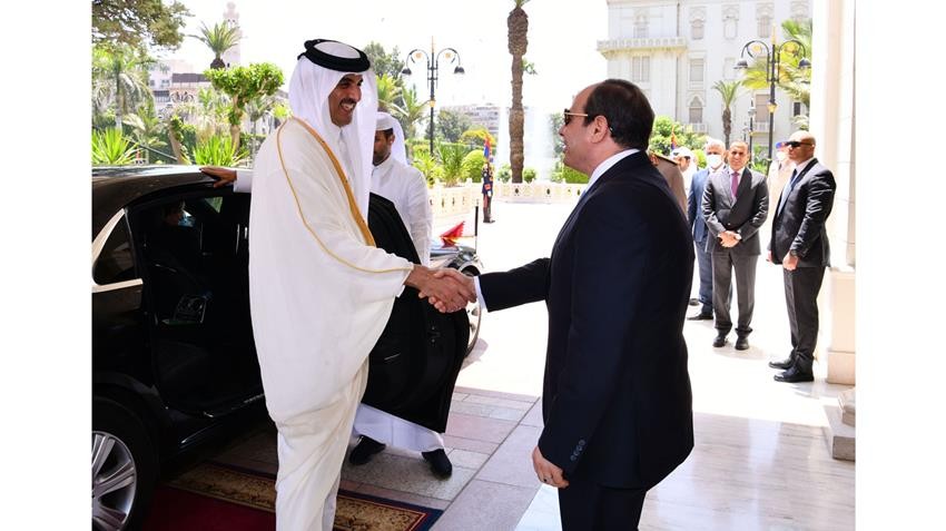 الرئيس عبد الفتاح السيسي يستقبل أمير دولة قطر بقصر الاتحادية  7.jpg