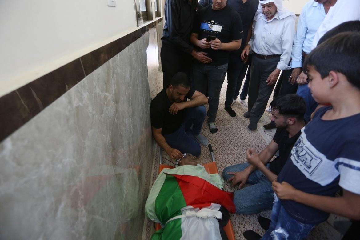 تشييع جثمان الشهيد نبيل غانم (53عاماً) لمثواه الاخير في قرية صرة غرب نابلس 5.jpg