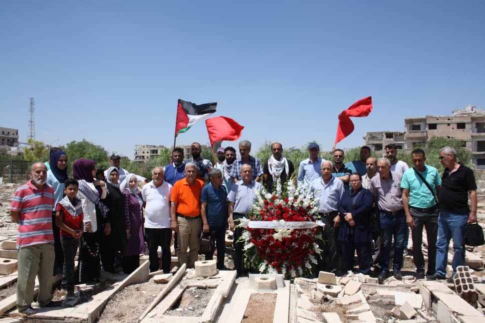 وفد قيادي من الشعبية يتقدمه نائب الأمين العام يزور مخيم اليرموك  17.jpg