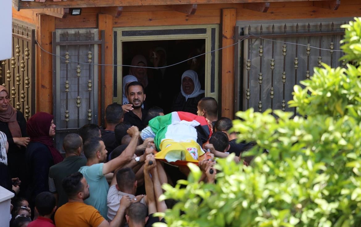 تشييع جثمان الشهيد نبيل غانم (53عاماً) لمثواه الاخير في قرية صرة غرب نابلس 7.jpg