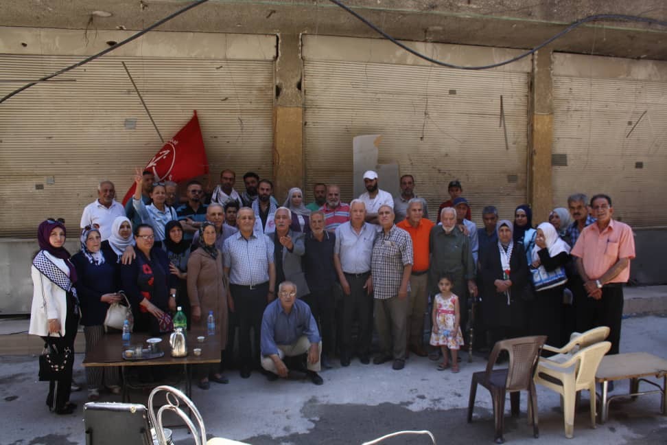 وفد قيادي من الشعبية يتقدمه نائب الأمين العام يزور مخيم اليرموك  4.jpg