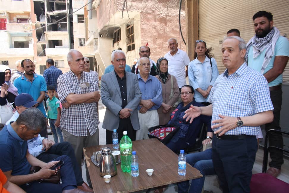 وفد قيادي من الشعبية يتقدمه نائب الأمين العام يزور مخيم اليرموك  13.jpg