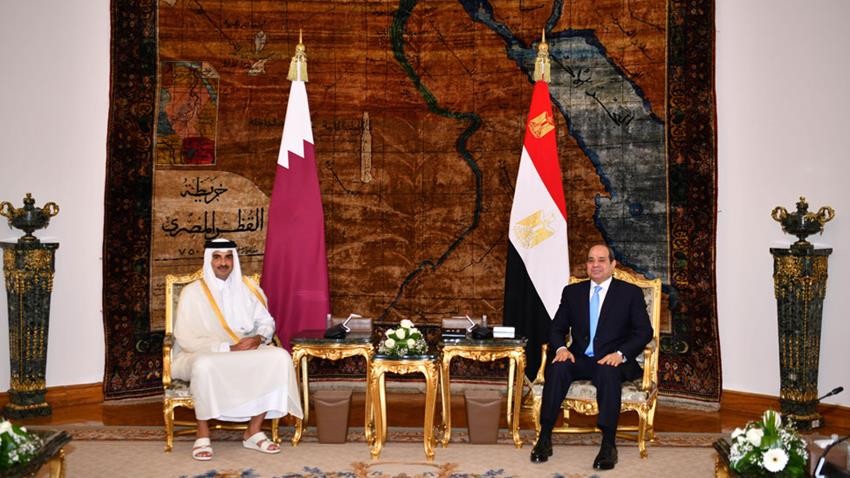 الرئيس عبد الفتاح السيسي يستقبل أمير دولة قطر بقصر الاتحادية.jpg