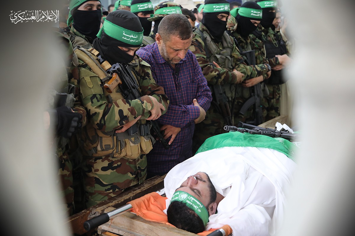 وداع القائد الميداني بهاء أبو طبق  بجنازة مهيبة 6.jpg