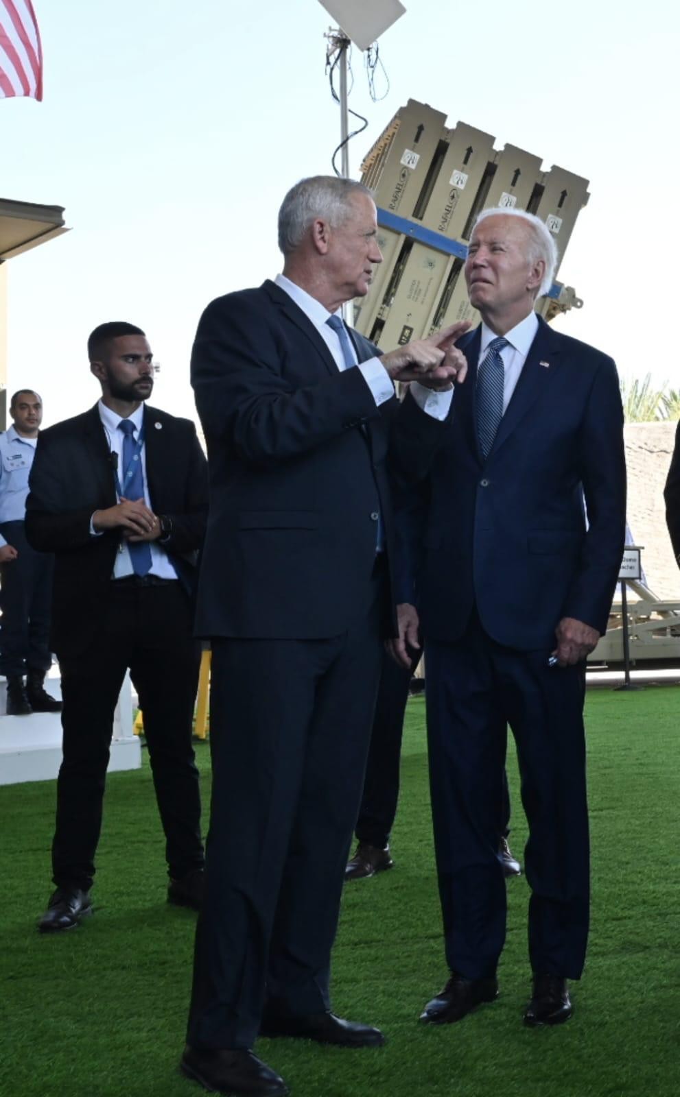 الرئيس الأمريكي جو بايدن يزور معرض الدفاع الجوي الإسرائيلي 4.jpg