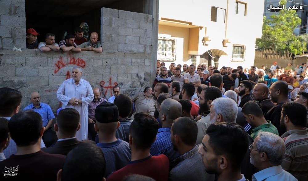 وفد وطني وشعبي كبير يضم العشرات من قادة الفصائل والمجتمع الفلسطيني والوجهاء والمخاتير يزورون عائلة دردونة في جباليا شمال قطاع غزة 6.jpg