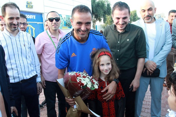 المدرب ديفيد هيرنانديز مدرب أحد الفئات السنية للناشئين بنادي ريال مدريد يزور قطاع غزة 12.jpg