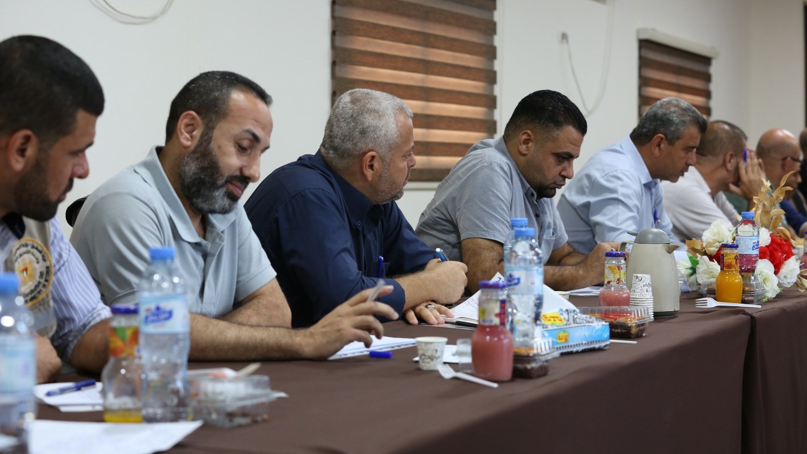 لقاء عقدته وحدة التنسيق الفصائلي بوزارة الداخلية مع منسقي الفصائل والحالات العسكرية بقطاع غزة 1.jpeg