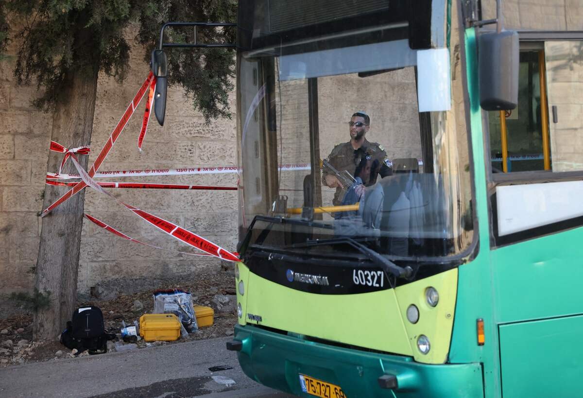 من مكان عملية طعن مستوطن في القدس المحتلة .. تصوير: 