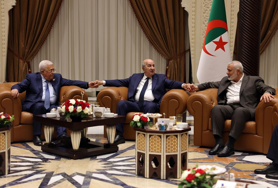 الرئيس محمود عباس،يجتمع مع الرئيس الجزائري عبد المجيد تبون.jpg