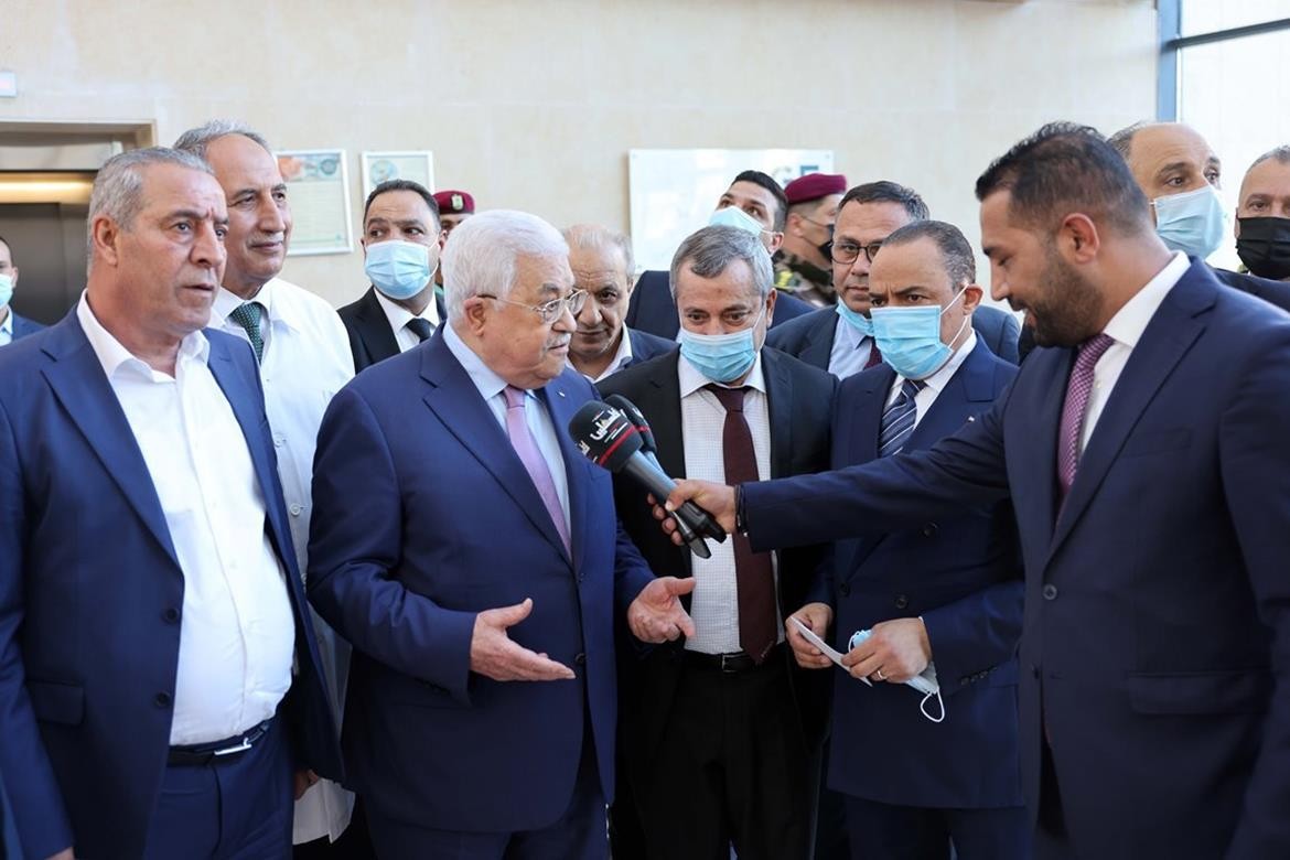الرئيس يفتتح مركز العناية المتوسطة في مستشفى الاستشاري العربي 3.jpg
