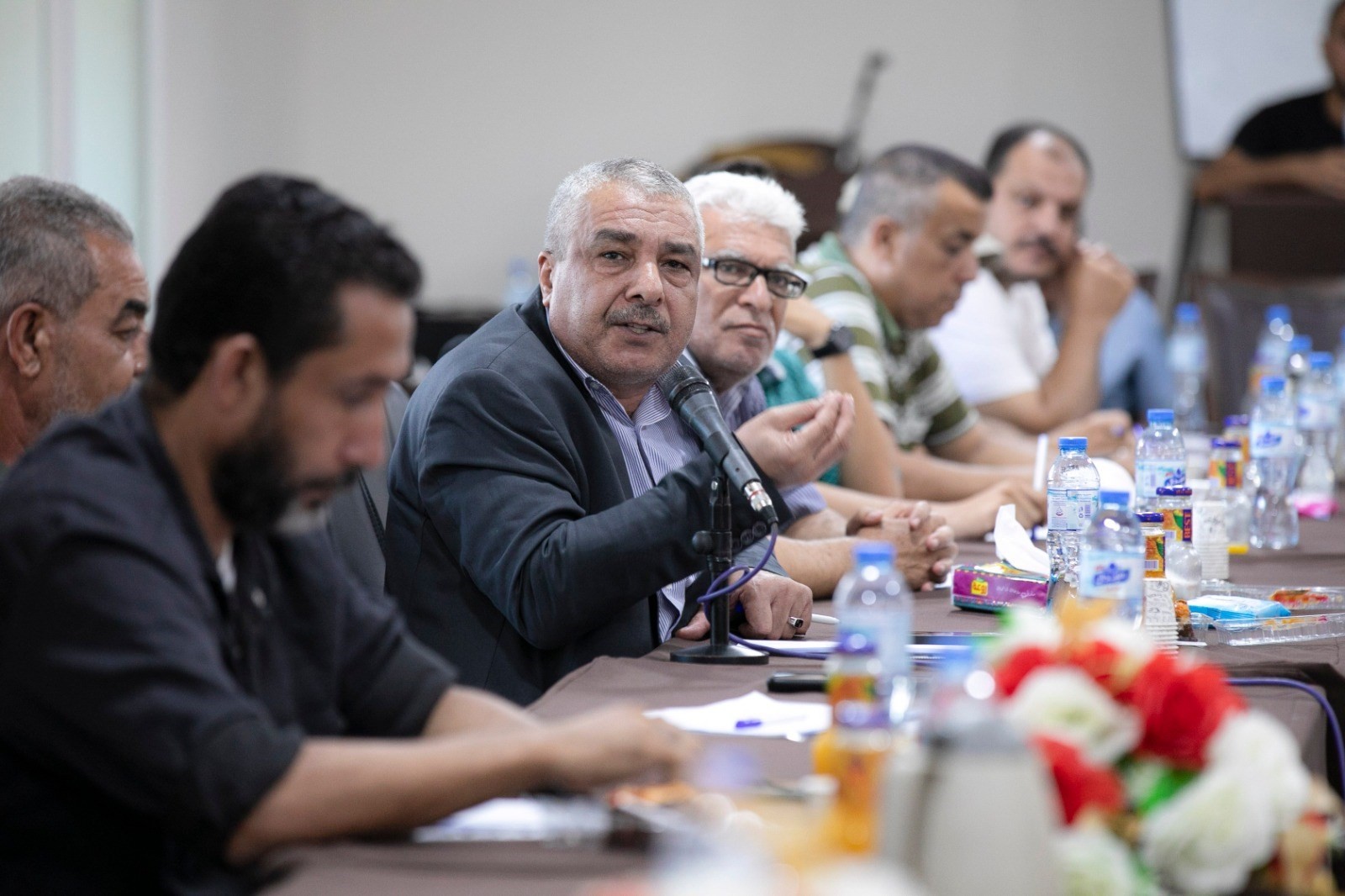 لقاء عقدته وحدة التنسيق الفصائلي بوزارة الداخلية مع منسقي الفصائل والحالات العسكرية بقطاع غزة.jpeg
