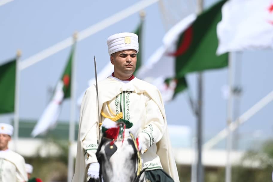 عرض عسكري في الذكرى الستين لاستقلال الجزائر 1.jpeg
