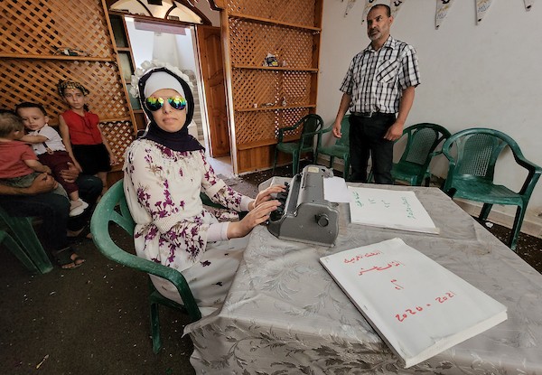 الطالبة الكفيفة ياسمين النجار تحصل على معدل 90.8٪ 11.jpg