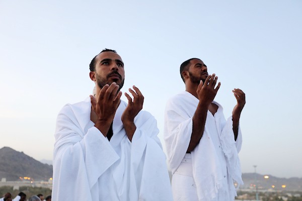 الحجاج المسلمون يقفون على جبل عرفات لأداء مناسبك الحج في مدينة مكة المكرمة 436.jpg