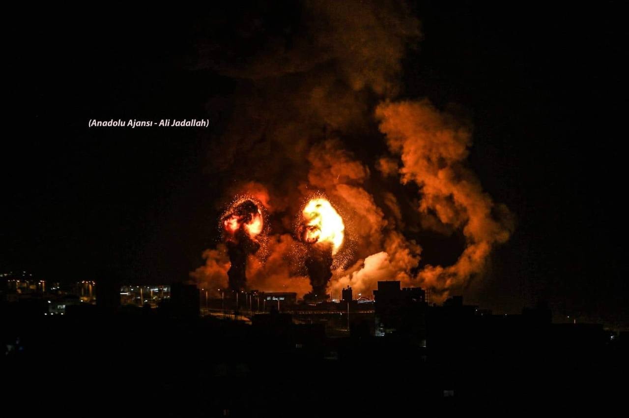 صور من القصف الإسرائيلي غرب غزة .. تصوير.. علي جاد الله 2.jpg