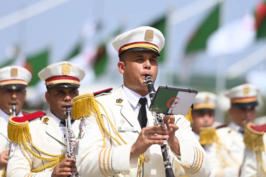 عرض عسكري في الذكرى الستين لاستقلال الجزائر.jpeg