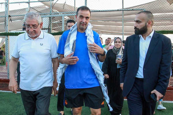 المدرب ديفيد هيرنانديز مدرب أحد الفئات السنية للناشئين بنادي ريال مدريد يزور قطاع غزة 10.jpg