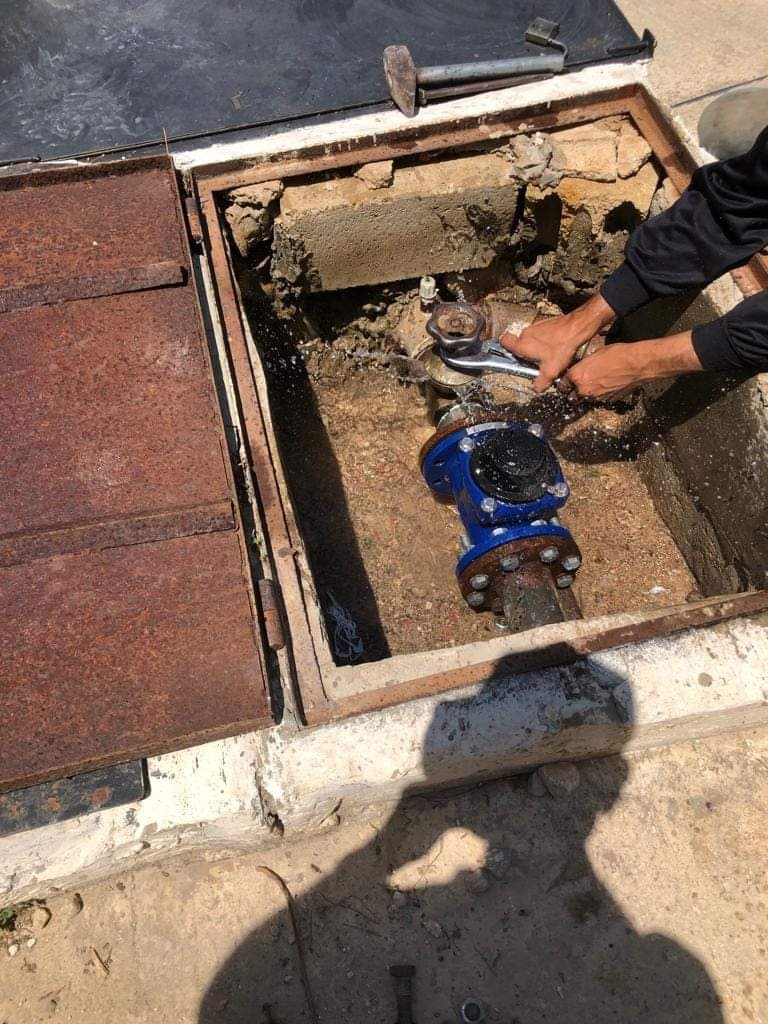 دائرة شؤون اللاجئين تعالج مشكلة كهرباء حي دير القاسي القديم بمخيم عين الحلوة وصيانة مولدها الكهربائي الرئيسي 5.jpg