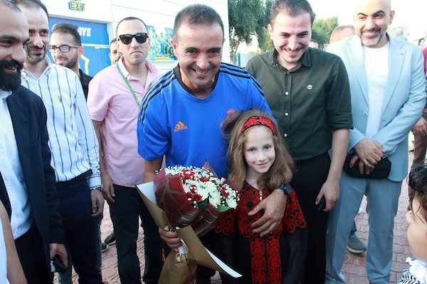المدرب ديفيد هيرنانديز مدرب أحد الفئات السنية للناشئين بنادي ريال مدريد يزور قطاع غزة 14.jpg