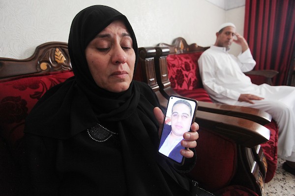 عائلة الشهيد عياد تروي تفاصيل استشهاد نجلها على يد قوات الاحتلال.jpg