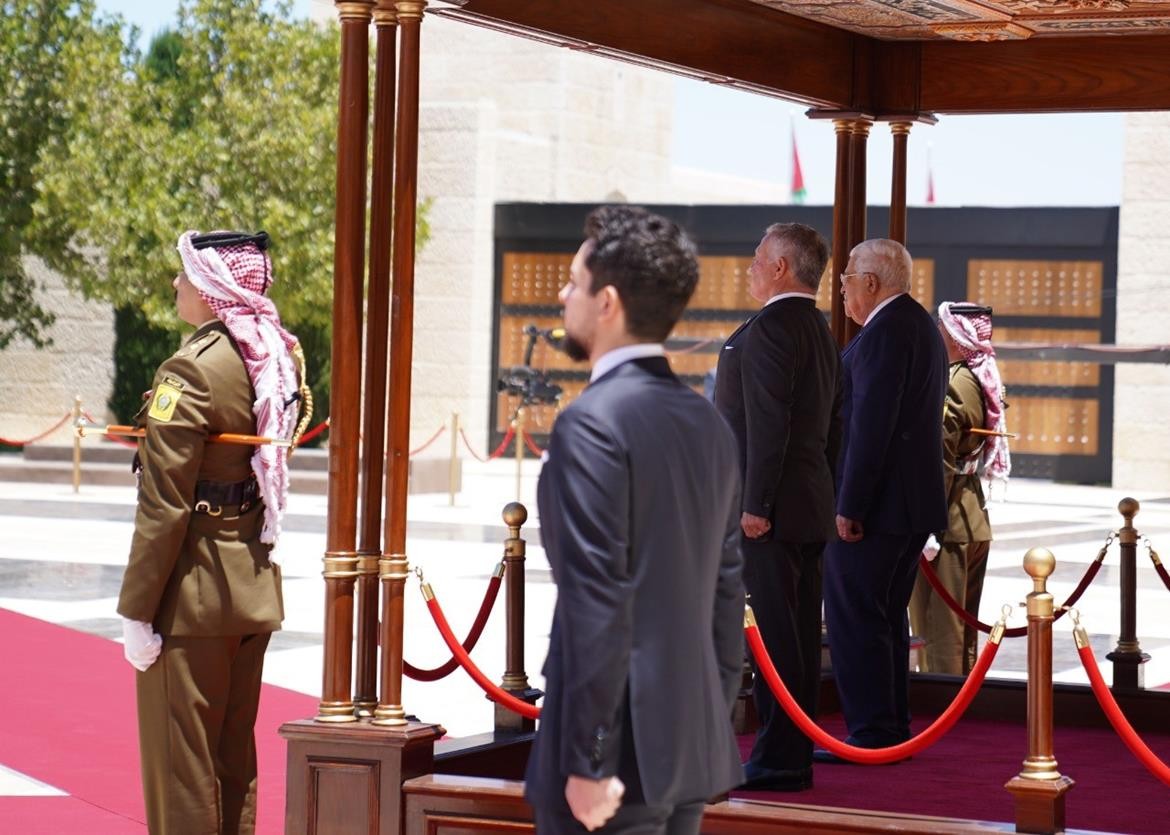 الرئيس محمود عباس يلتقي العاهل الأردني الملك عبد الله الثاني 9.jpg