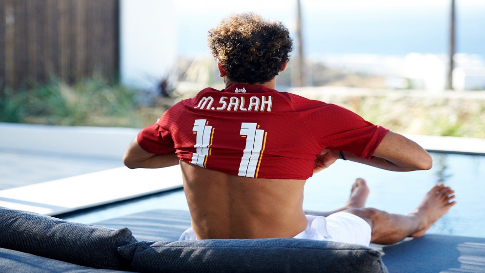 المصري محمد صلاح بعد إعلان توقيع عقد جديد مع ليفربول. (أ ف ب).jpeg