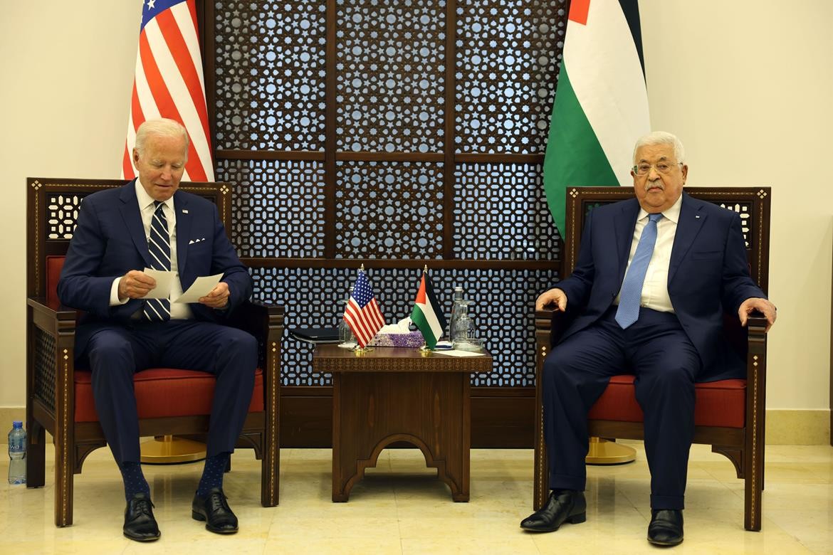 الرئيس محمود عباس، يجتمع مع الرئيس الأميركي جو بايدن، في قصر الرئاسة بمدينة بيت لحم 1.jpg