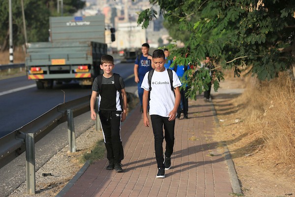 طلاب فلسطينيون يتوجهون الى مدرستهم في قريتي اللبن الشرقية والساوية جنوب نابلس 3.jpg