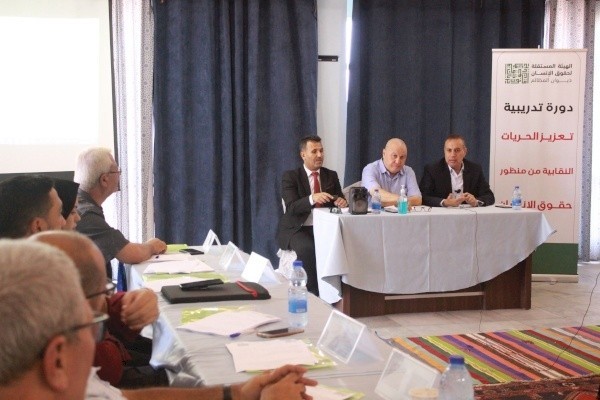 دورة تدريبية للعاملين في النقابات الفلسطينية في قطاع غزة.jpg