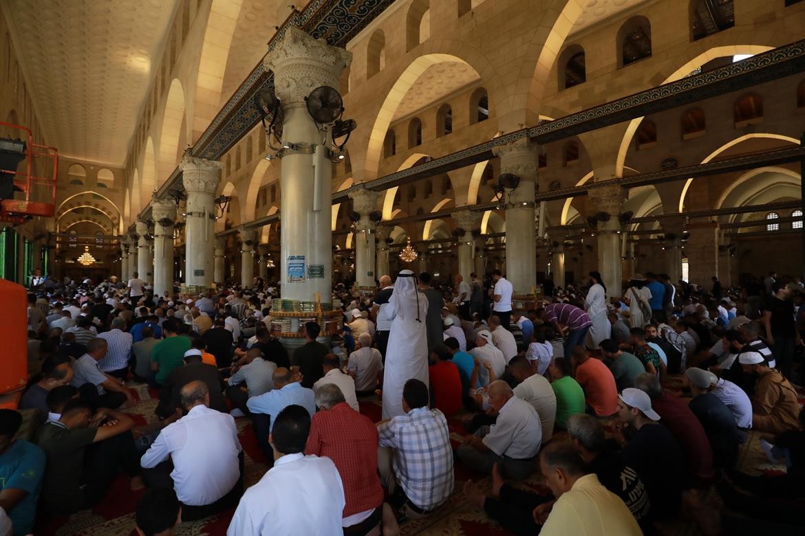 صلاة الجمعة في المسجد الأقصى المبارك 1.jpg