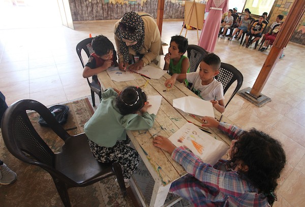 أطفال يمارسون أنشطة التفريغ النفسي في مدينة غزة 19.jpg