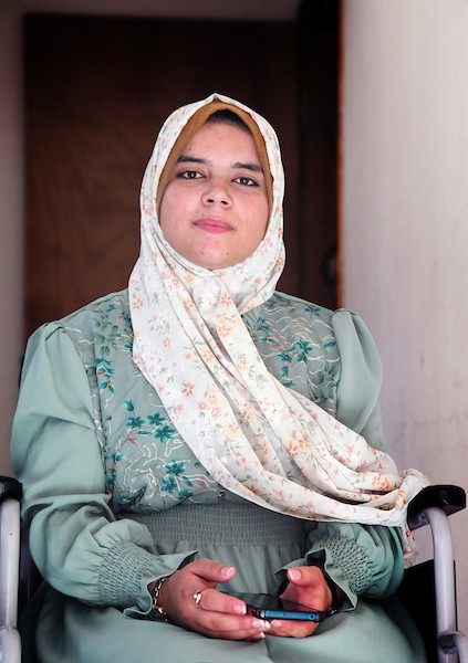 الطالبة مريم عبد ربه تهزم السرطان والإعاقة بالتفوق في الثانوية العامة 8.jpg