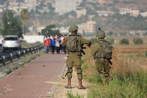 طلاب فلسطينيون يتوجهون الى مدرستهم في قريتي اللبن الشرقية والساوية جنوب نابلس 6.jpg