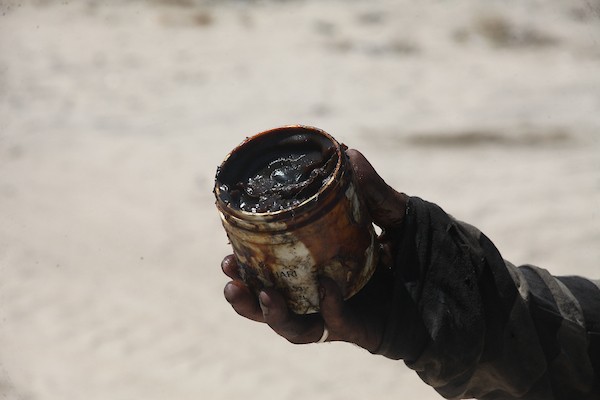 إنتاج الوقود من البلاستيك.. مشروع شبابي يُحارب البطالة في قطاع غزة 10.jpg