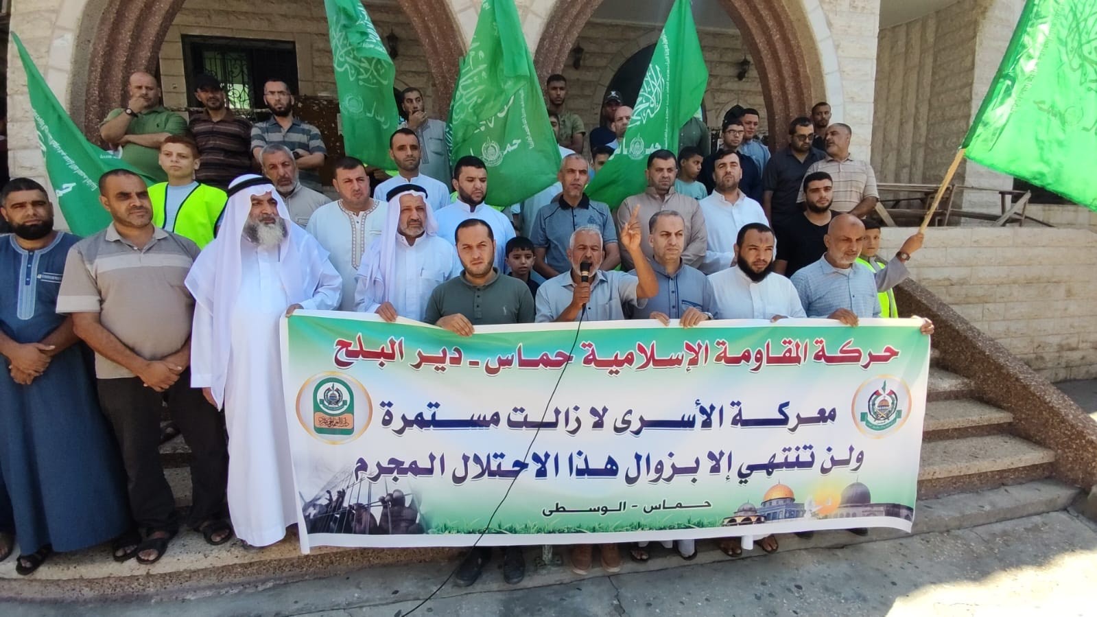 حماس تنظم وقفات تضامنية مع الأسرى وسط القطاع 6.jpeg