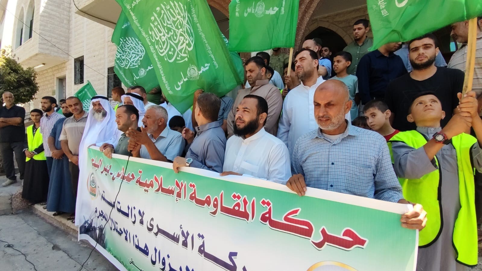 حماس تنظم وقفات تضامنية مع الأسرى وسط القطاع 7.jpeg