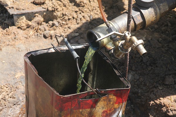 إنتاج الوقود من البلاستيك.. مشروع شبابي يُحارب البطالة في قطاع غزة 11(1).jpg